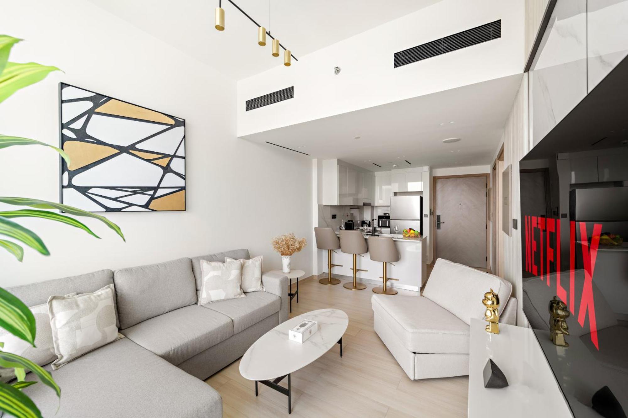 Vayk - Beautiful 1bd Retreat In Binghatti Corner * Dubai